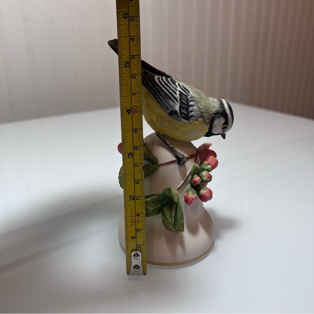 Blue Tit Porcelain Bell by Peter Barrett 1981 Franklin Porcelain Bird Figurine - Picture 11 of 11